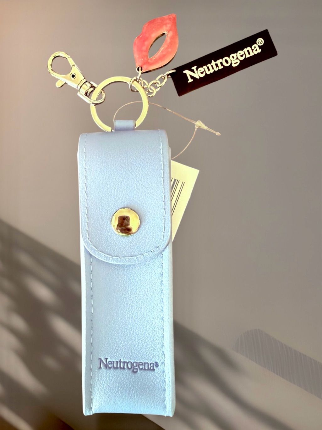 Neutrogena Blue Lipstick Lipbalm Holder Keychain Nwt